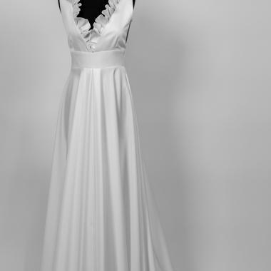 GWANNI - Création de robes longues de mariée à Bordeaux - 18 GWANNI - Création de robes longues de mariée à Bordeaux - 18